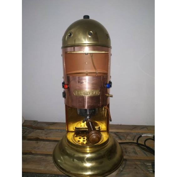 Кофемашина Модель: Italia Elektra Mini Verticale A1C